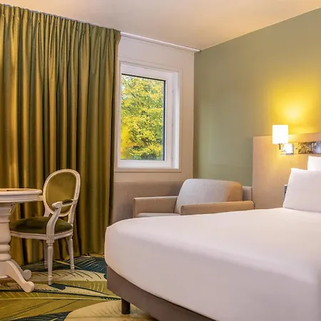 Hotel Mercure Parc Du Coudray - Barbizon Le Coudray-Montceaux Esterno foto