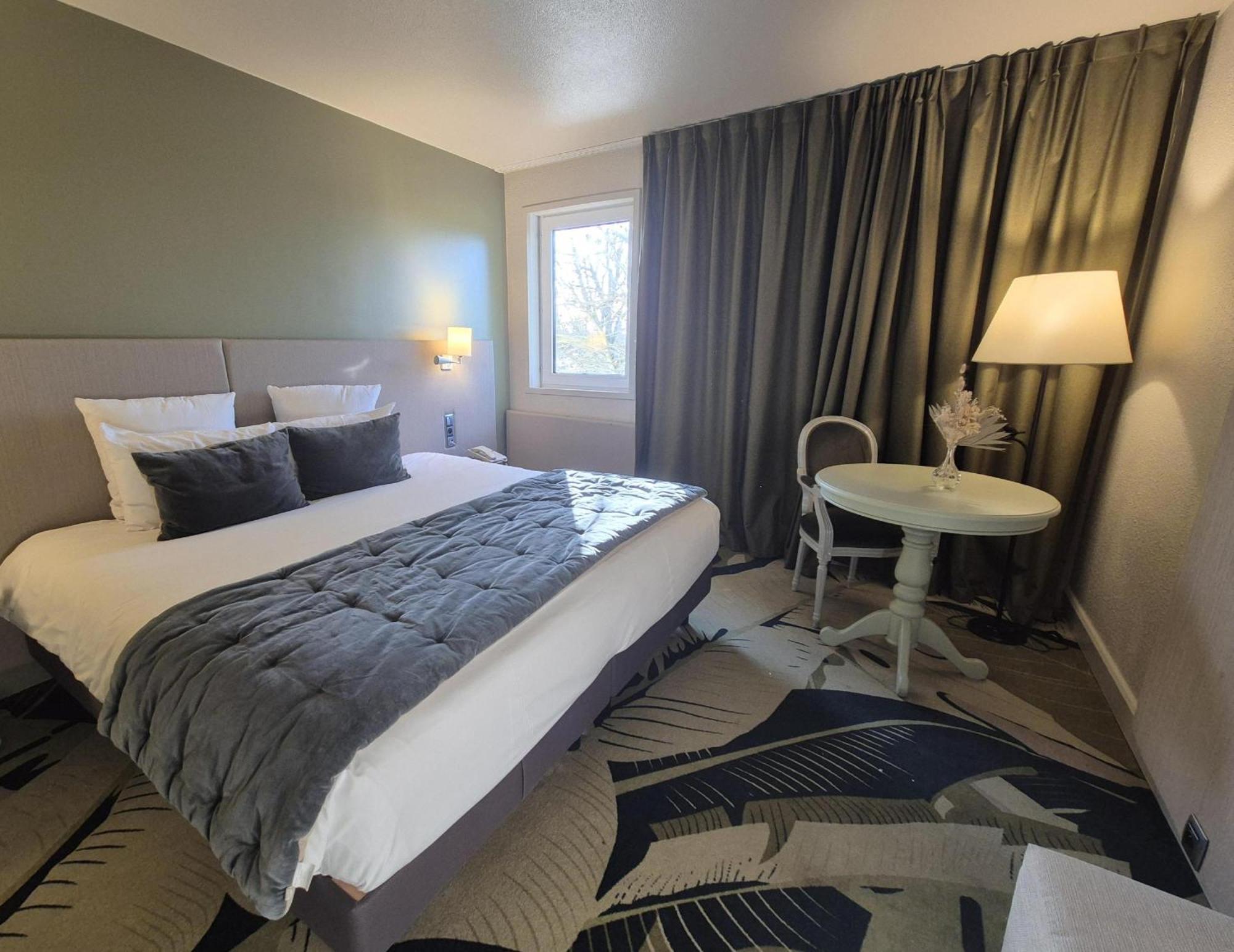 Mercure Parc Du Coudray - Barbizon 4* Le Coudray-Montceaux